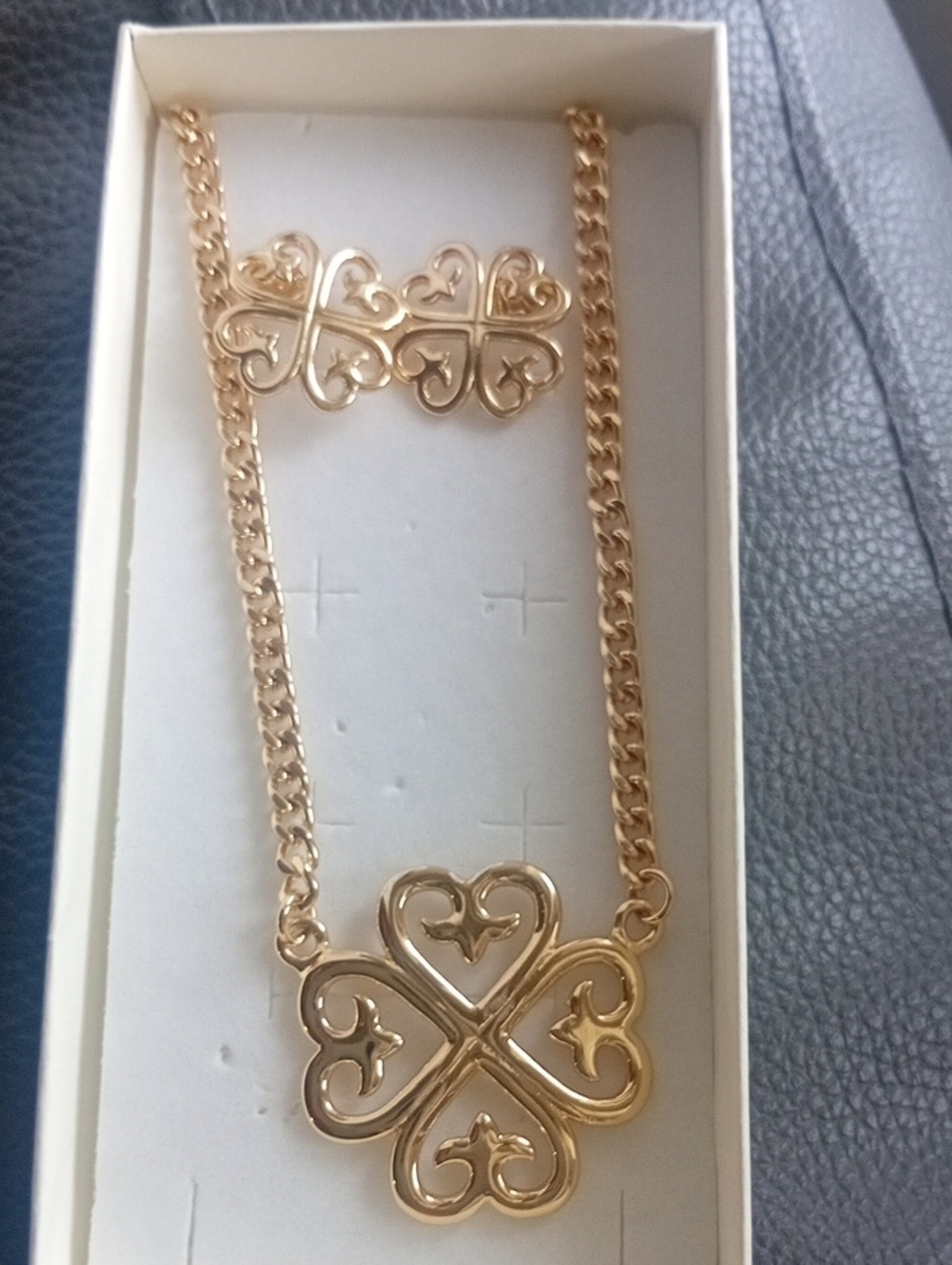 Titabium Gold Heart Clover Pendant Necklace With Earing - Women Jewelry